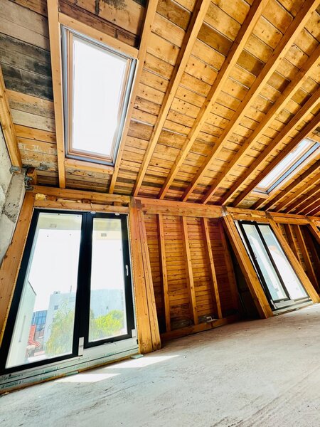 CLADIRE CU 5 NIVELURI