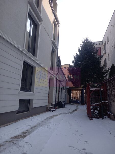 CLADIRE CU 5 NIVELURI